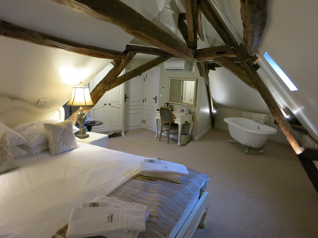 La Chartre-sur-le-Loir Logis Hotel De France מראה חיצוני תמונה
