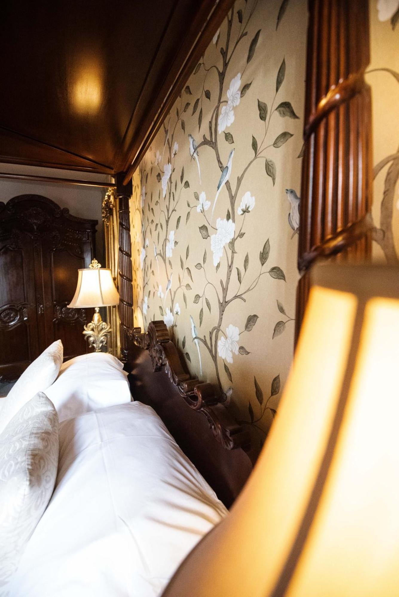 La Chartre-sur-le-Loir Logis Hotel De France מראה חיצוני תמונה
