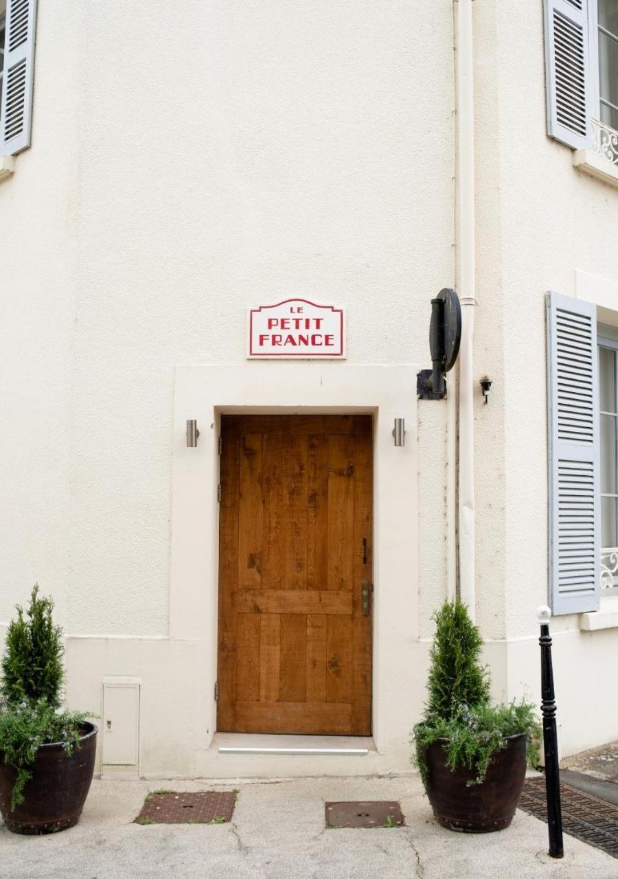 La Chartre-sur-le-Loir Logis Hotel De France מראה חיצוני תמונה