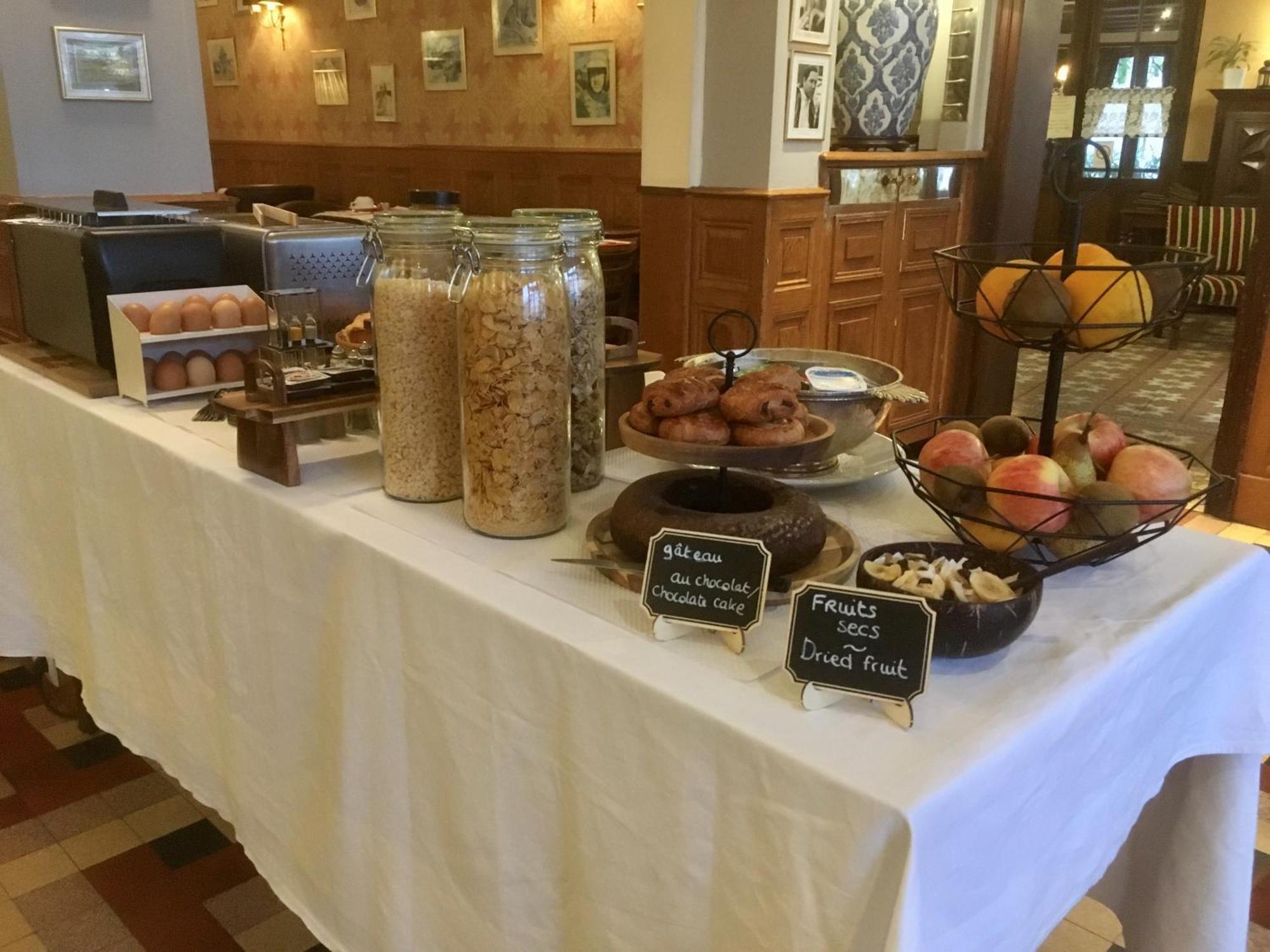 La Chartre-sur-le-Loir Logis Hotel De France מראה חיצוני תמונה