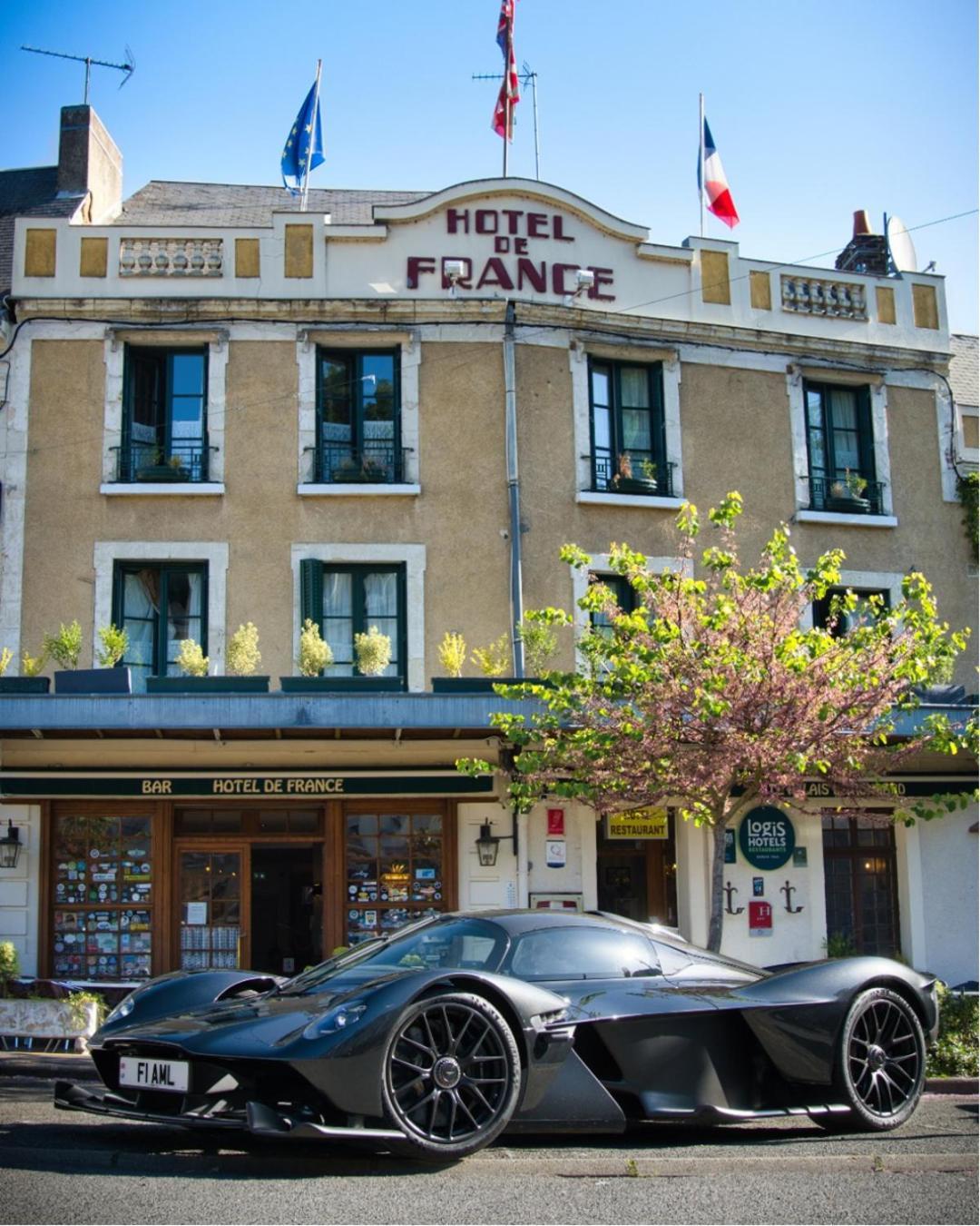 La Chartre-sur-le-Loir Logis Hotel De France מראה חיצוני תמונה