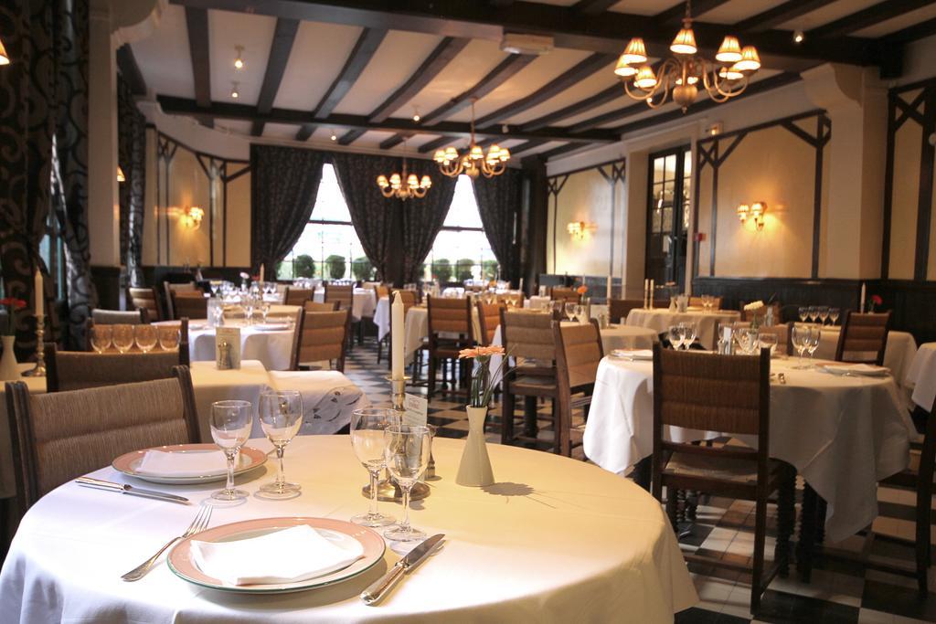 La Chartre-sur-le-Loir Logis Hotel De France מראה חיצוני תמונה
