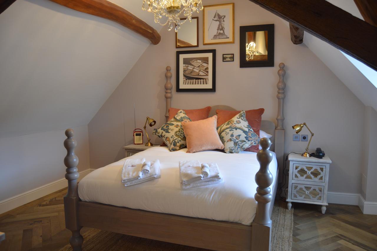 La Chartre-sur-le-Loir Logis Hotel De France מראה חיצוני תמונה
