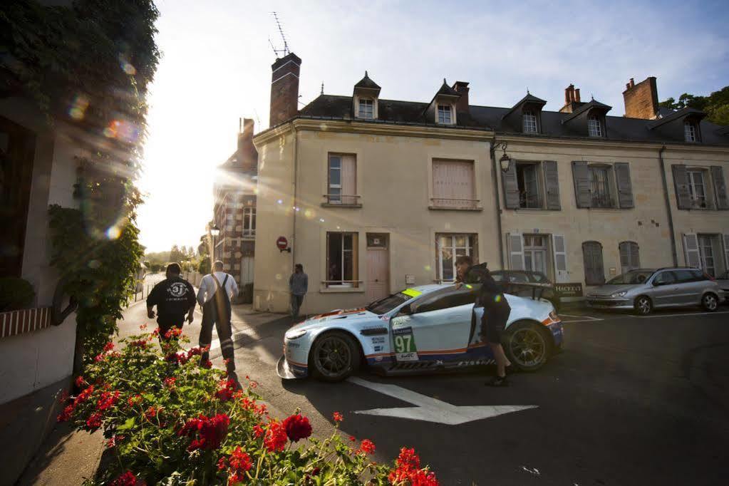 La Chartre-sur-le-Loir Logis Hotel De France מראה חיצוני תמונה